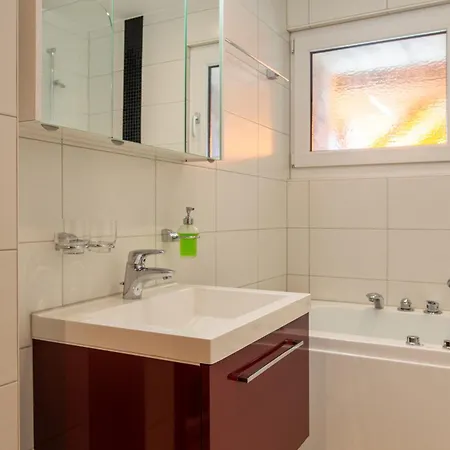 Fiesch, Mit Aussensitzplatz Apartment